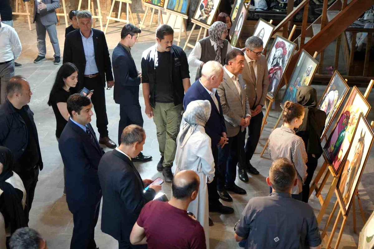 Bayburt\'ta Yıl Sonu Sanat Sergisi Açıldı