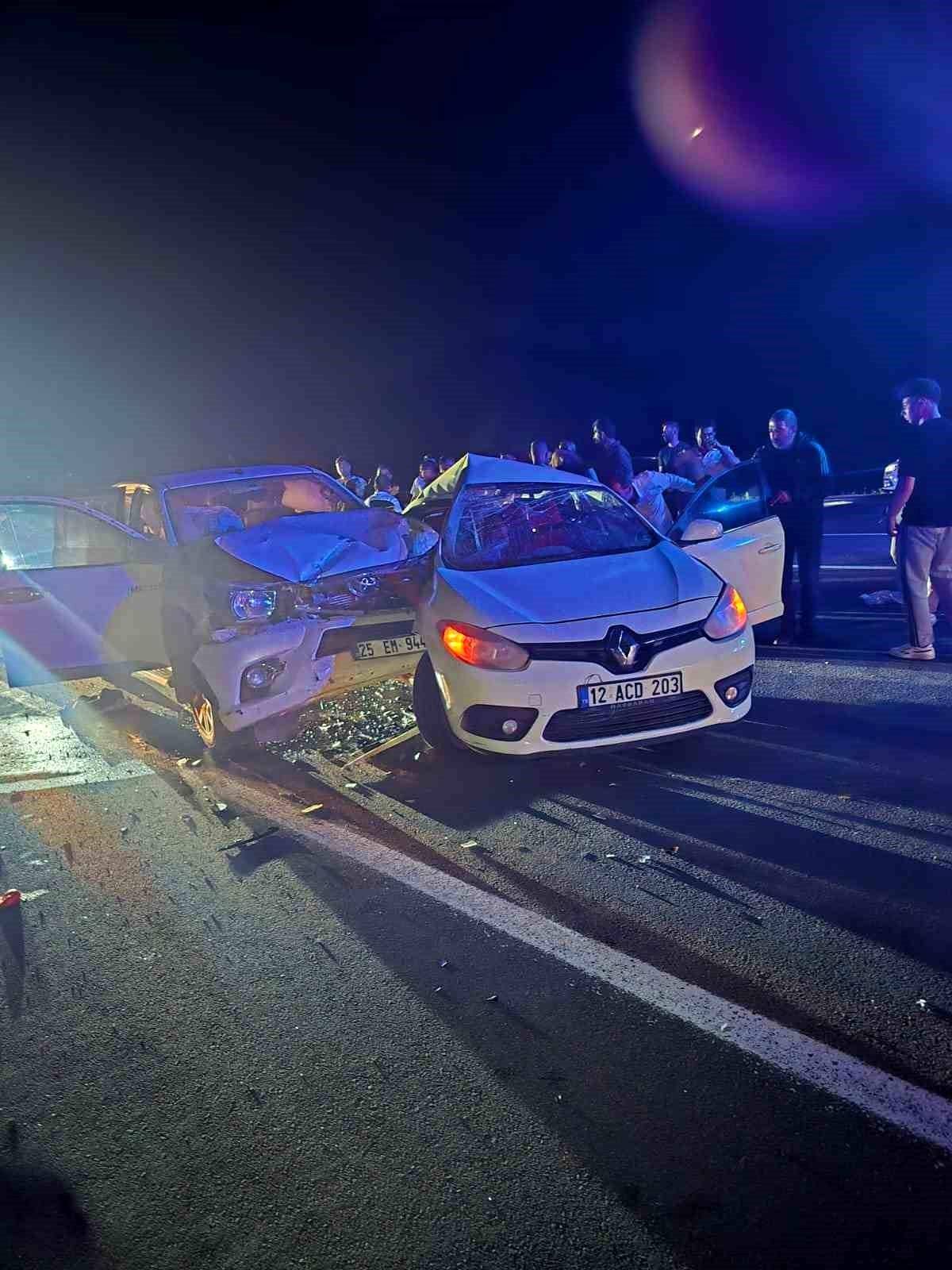 Bingöl\'de Trafik Kazası: 3 Yaralı