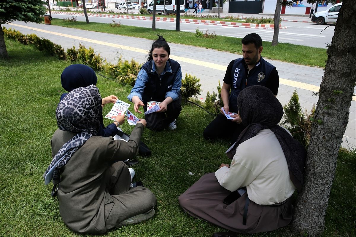 Bitlis\'te Siber Suçlarla Mücadele Eğitimi