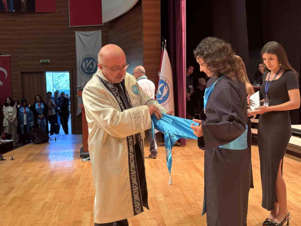 Kayseri Üniversitesi\'nde Şed Kuşanma Töreni