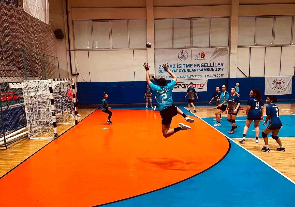 BUÜ Kadın Hentbol Takımı Türkiye Şampiyonu