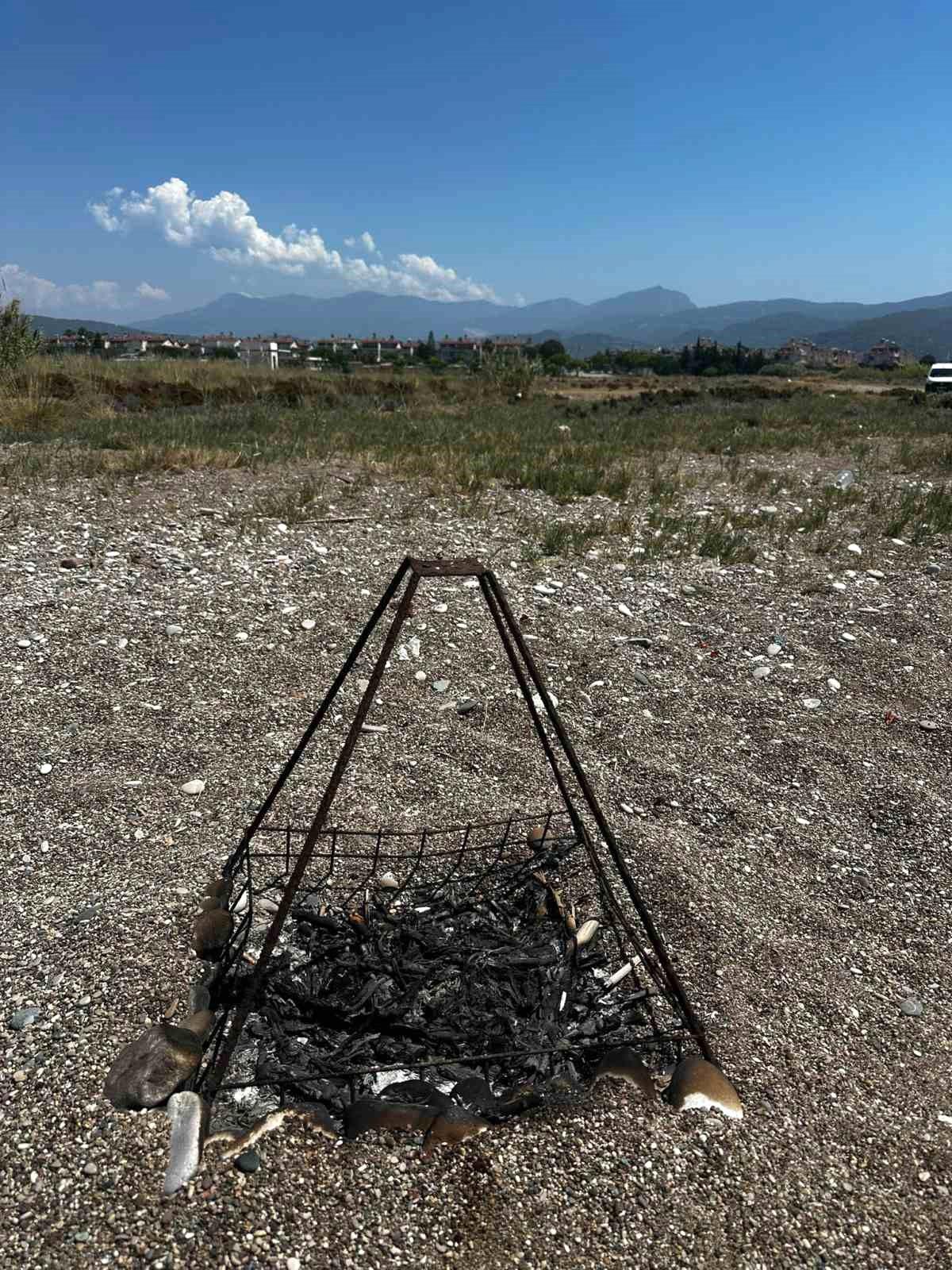 Kumluca’da Caretta Caretta Yuvalarına Mangal Ateşi