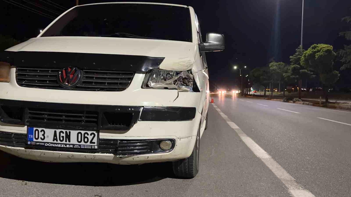 Afyonkarahisar\'da Trafik Kazası: 15 Yaşındaki Çocuk Hayatını Kaybetti