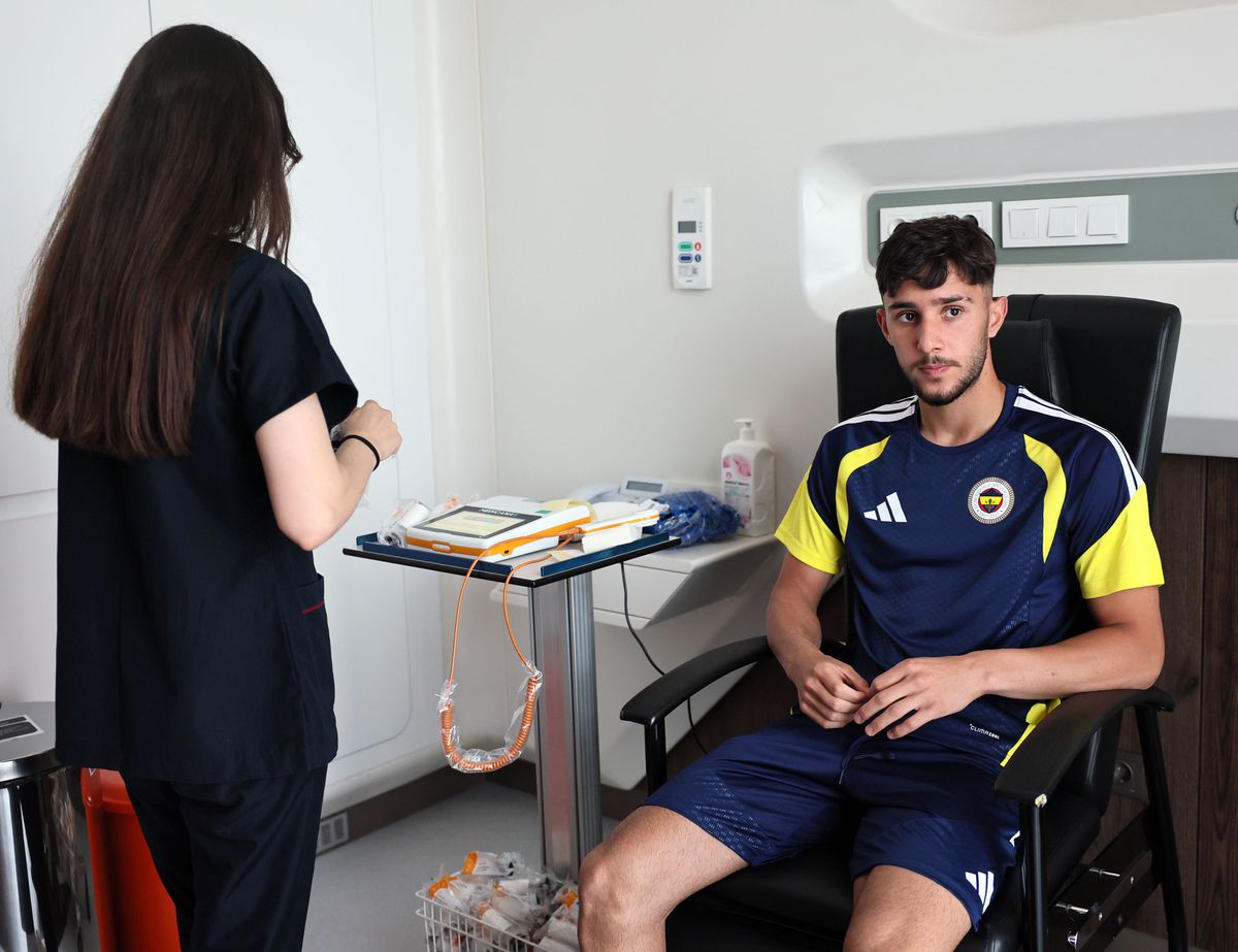 Fenerbahçe\'de sağlık kontrolleri başladı
