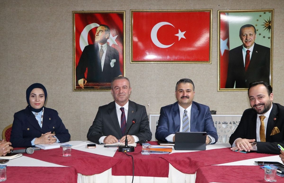 Hakkari\'de AK Parti Projeleri Tanıtıldı