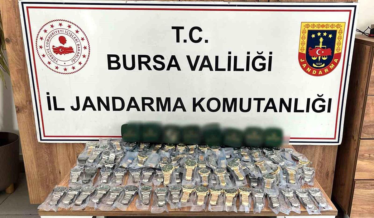 İnegöl\'de Kaçağı Rolex Saat Operasyonu