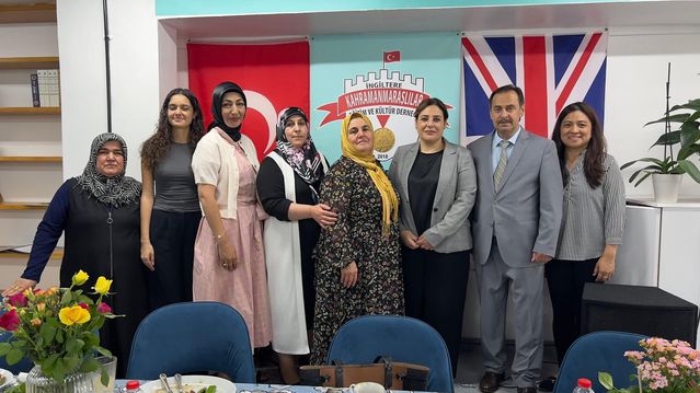 Londra’da Kahramanmaraşlı babalar bir araya geldi