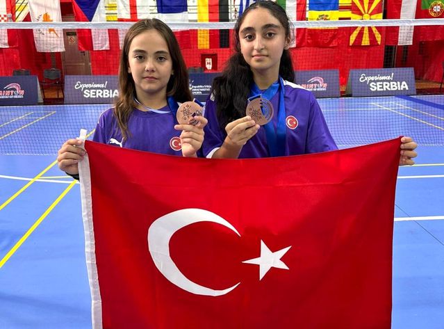 Manisalı Badmintoncular Sırbistan’da Başarı Elde Etti
