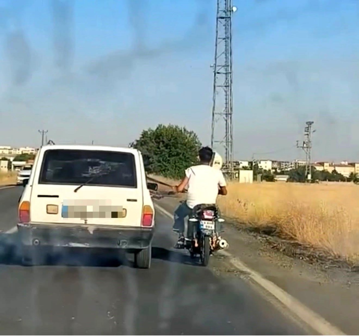 Motosikletli Sürücü Tehlikeli Yolculuk Yaptı