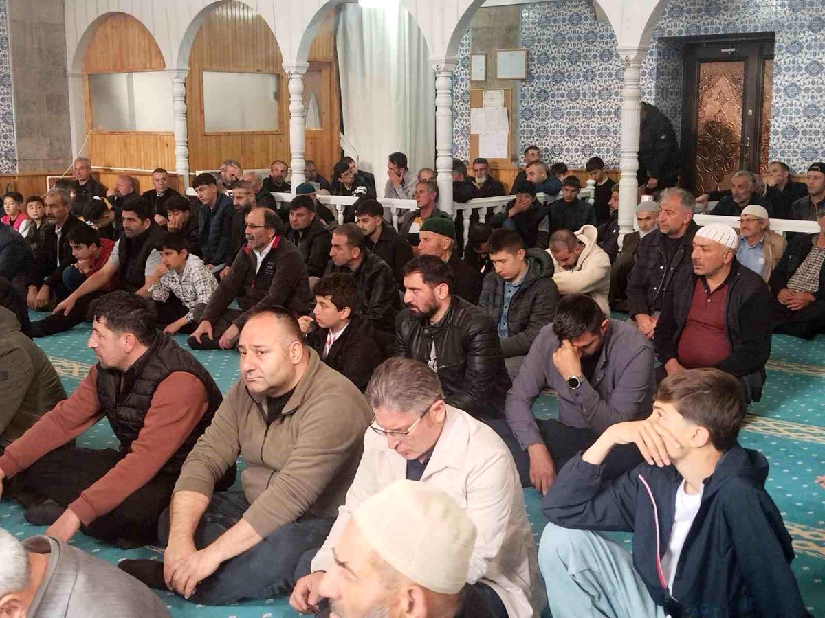 Özdere\'de 7. Vefa Günü Hatmi Şerif Programı