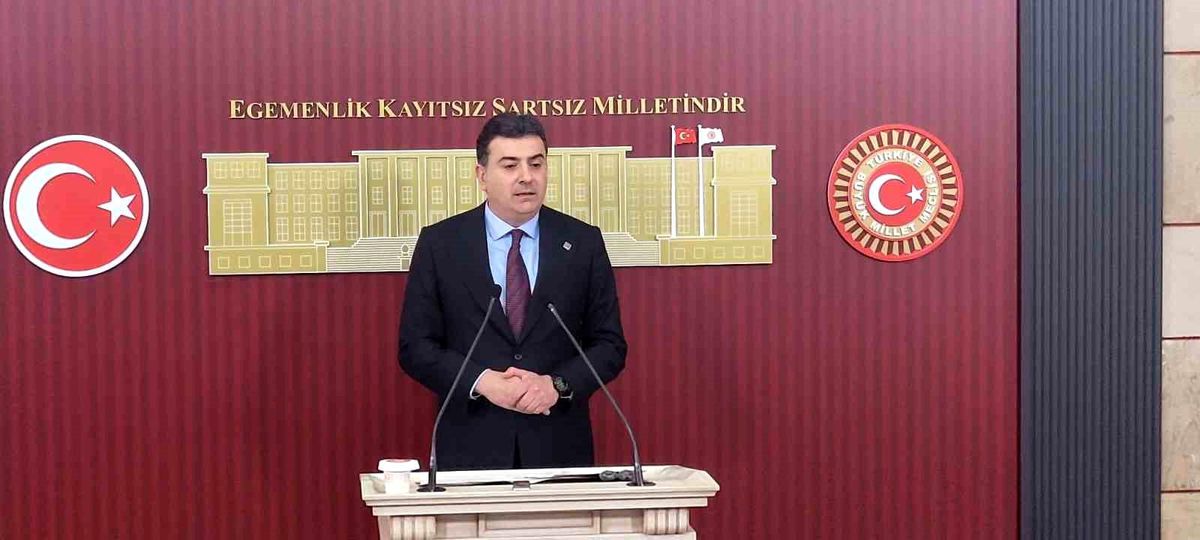 Özgür Özel Ekibi Meclis\'te grup toplantısı ısrarını sürdürüyor