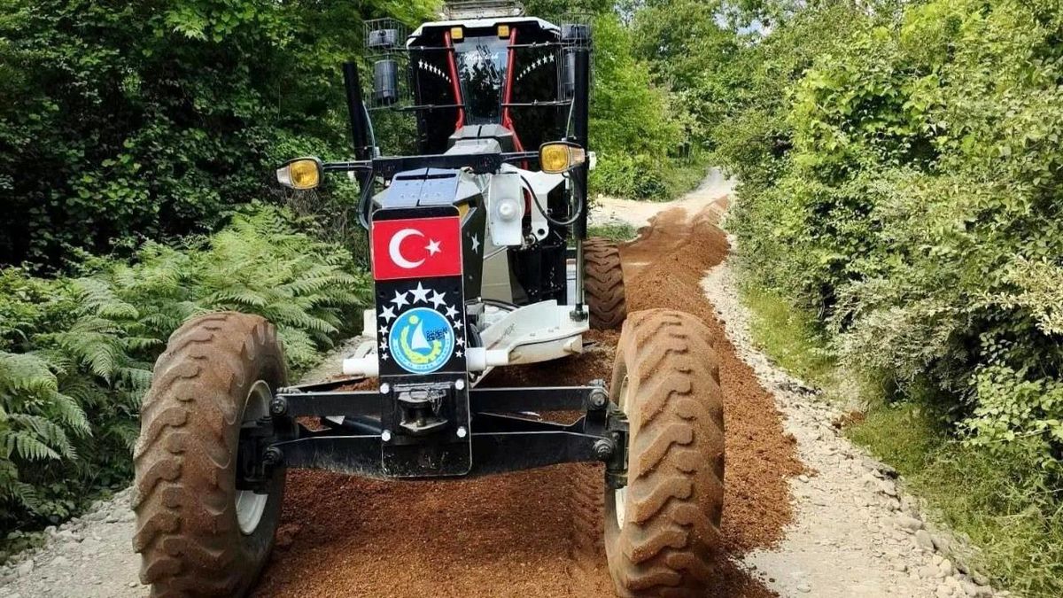Sinop\'ta Kırsal Yol Çalışmaları Devam Ediyor