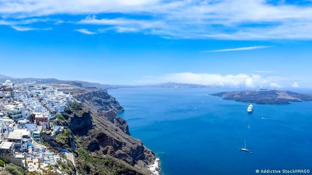 Santorini’de Otobüs Grevi Turizmi Vurdu