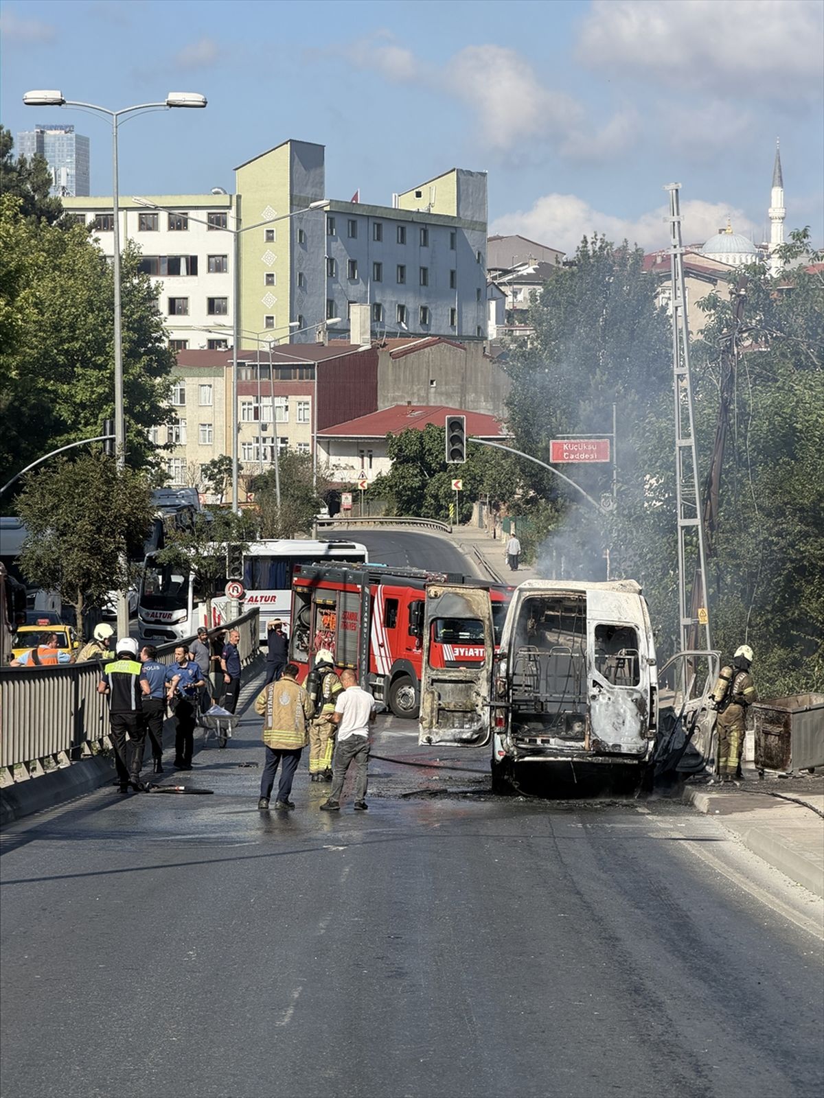 Minibüs Alev Alev Yandı