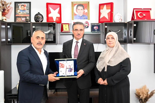 Vali Baruş’tan şehit ailelerine ziyaret