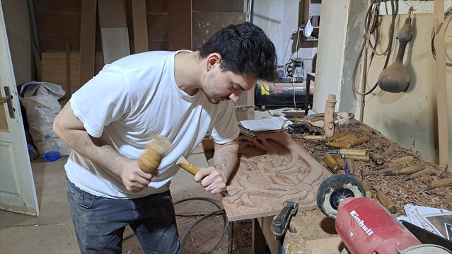 Bereket Ailesi Ahşap Sanatını Geleceğe Taşıyor