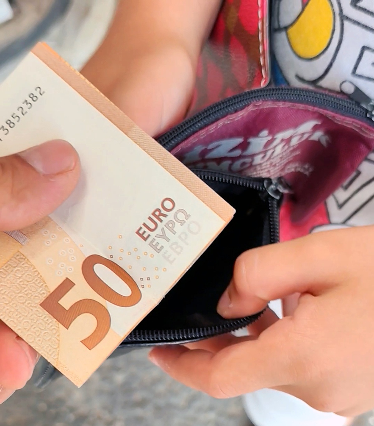 Halı Yıkamacı Cüzdanı Bulup Teslim Etti
