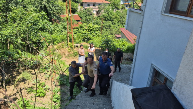 Zonguldak'ta sağlık memuru evinde ölü bulundu