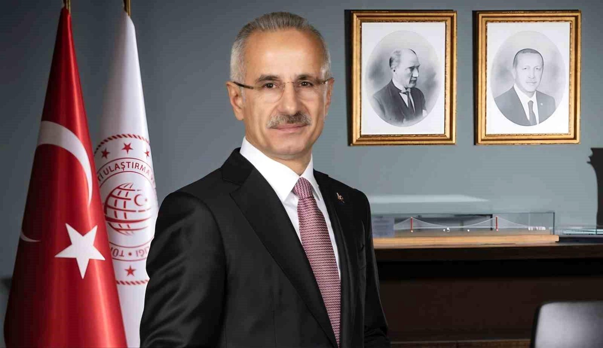 Türk Gemileri Hürmüz Boğazı\'ndan Güvenle Çıktı