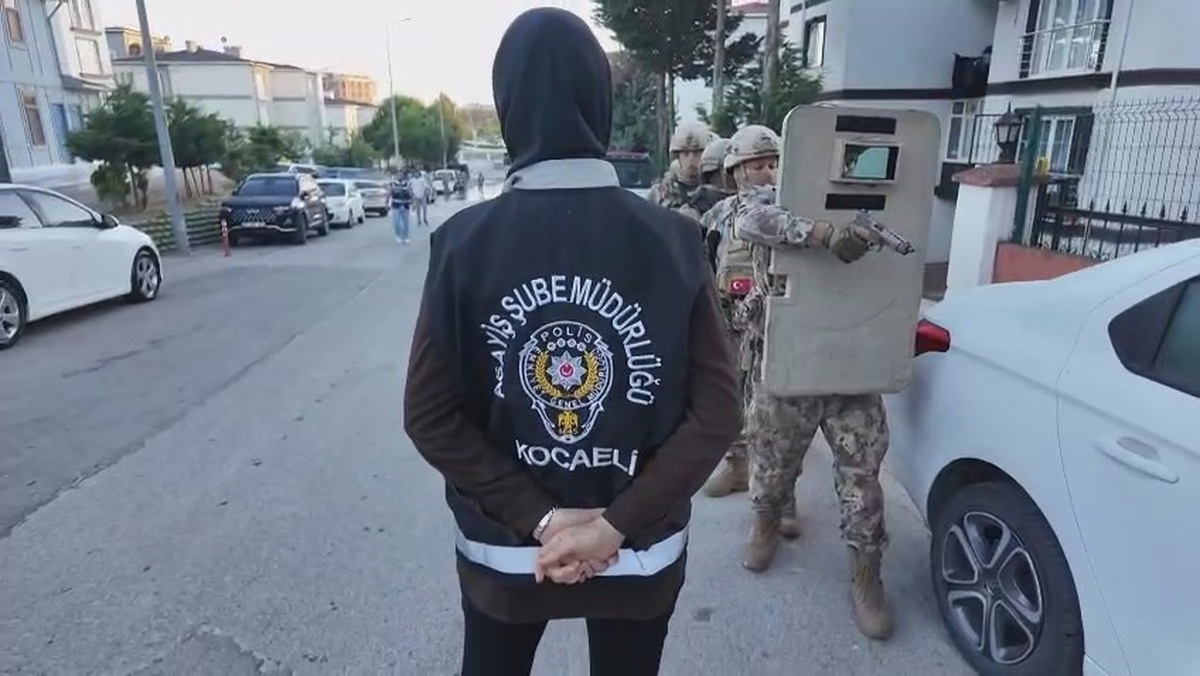 4 İl\'de Fuhuş Operasyonu: 18 Gözaltı