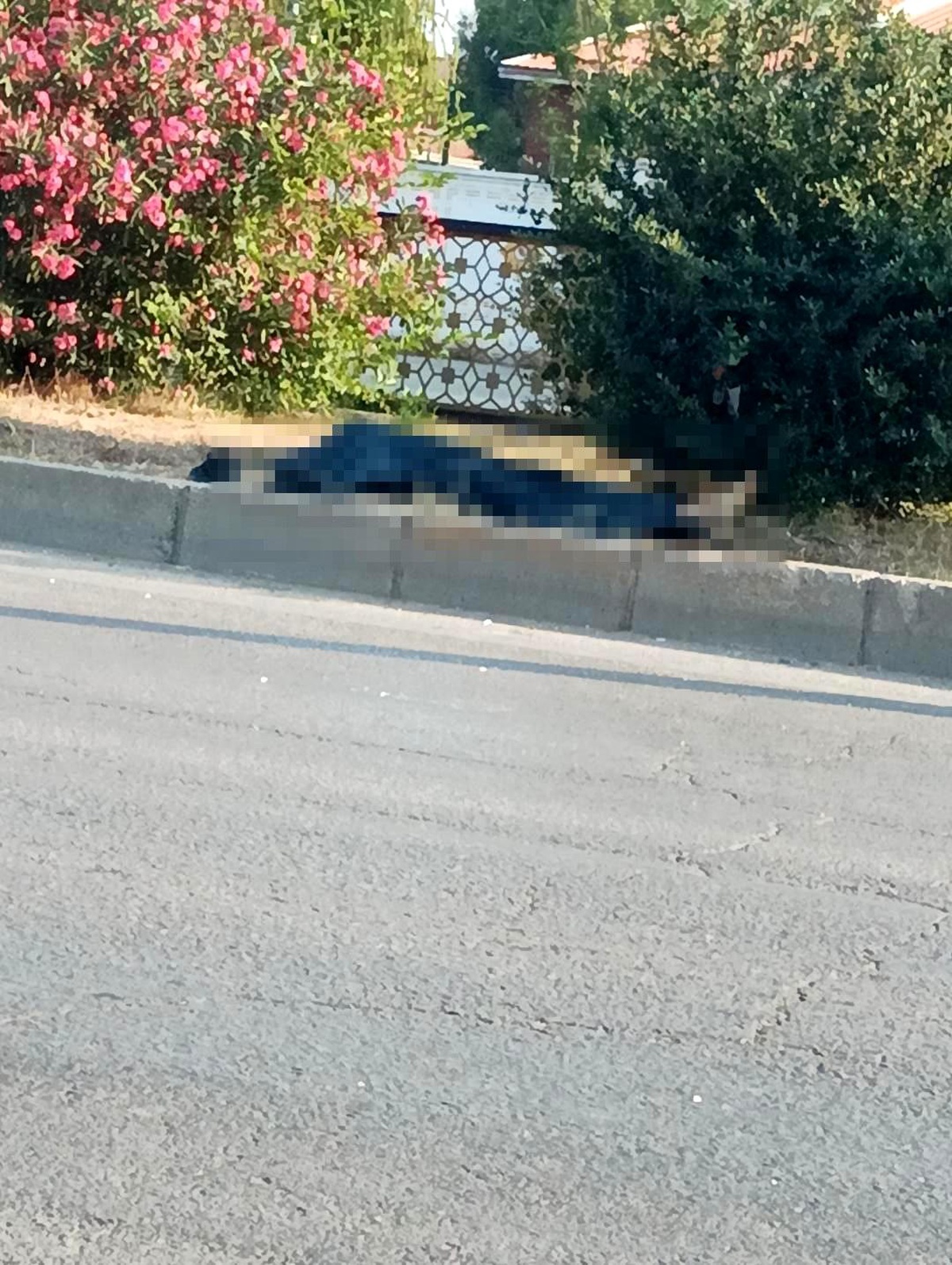 Adana\'da Minibüs Çarpması: 1 Ölü