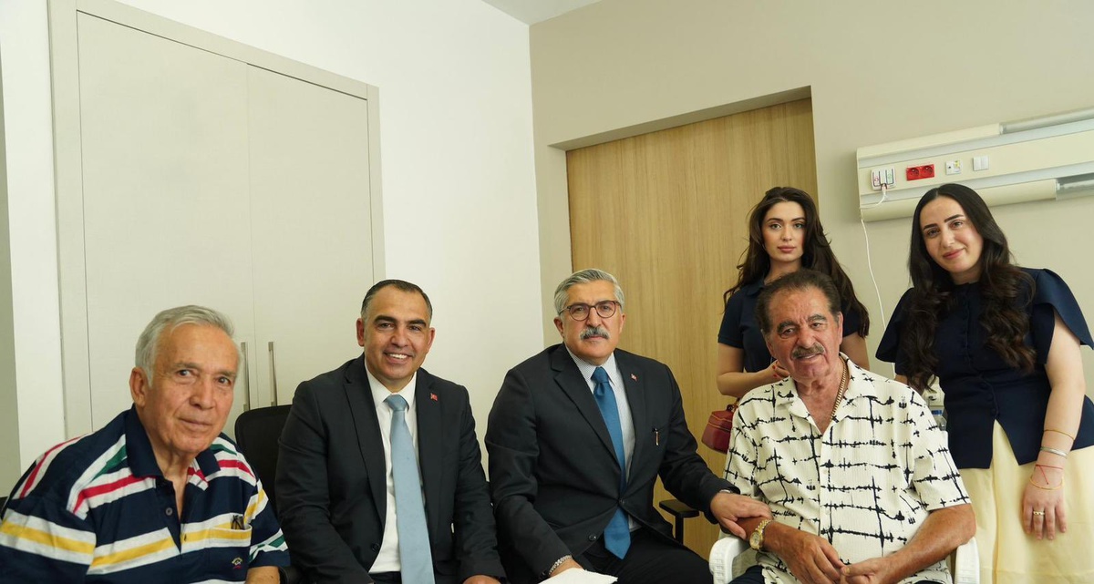 AK Parti\'den İbrahim Tatlıses\'e ziyaret