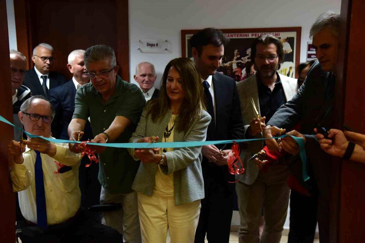 Anadolu Üniversitesi\'nde Yeni Salonlar Açıldı