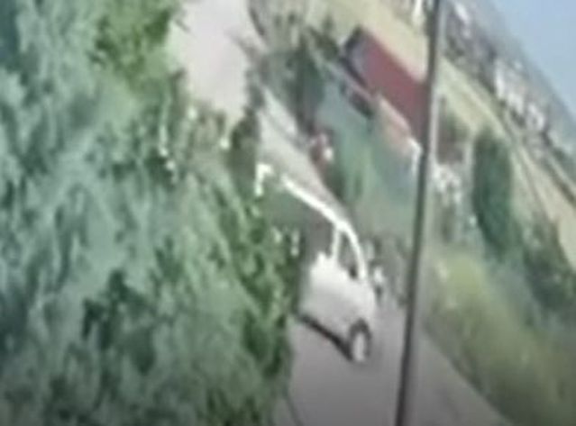 Skuter ile giderken otomobilin çarptığı 11 yaşındaki çocuk öldü