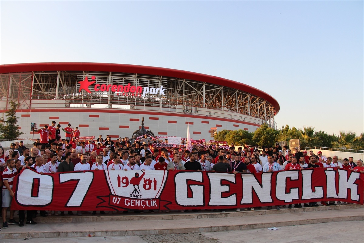 Antalyaspor Yeni Yönetimi Taraftarla Buluştu