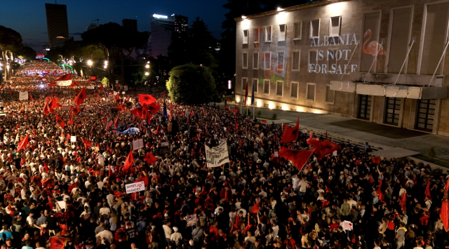 Arnavutluk'ta Trump ailesi bağlantılı proje ülkeyi ayağa kaldırdı, protestolar 23 gündür sürüyor