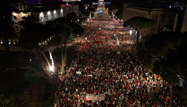 Arnavutluk'ta Trump ailesi bağlantılı proje ülkeyi ayağa kaldırdı, protestolar 23 gündür sürüyor