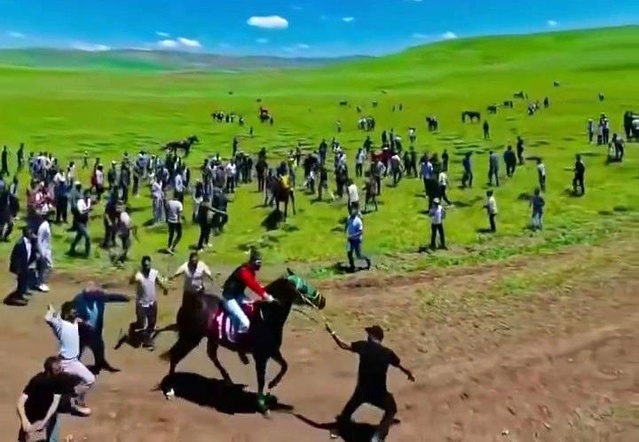 Tekman At Yarışında Tepki Çeken Anlar