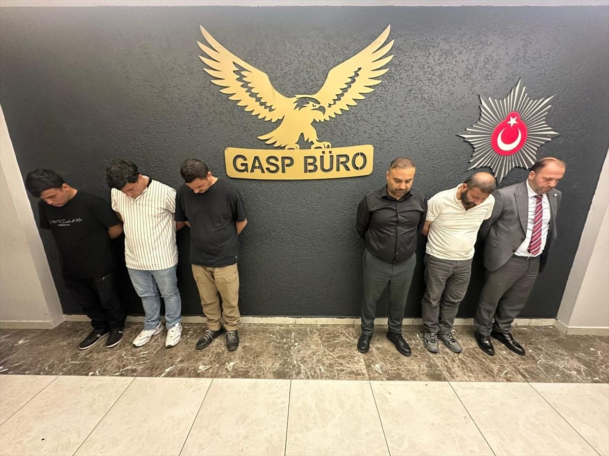 AVM\'de Usulsüz Denetim Yapan 6 Şüpheli Yakalandı