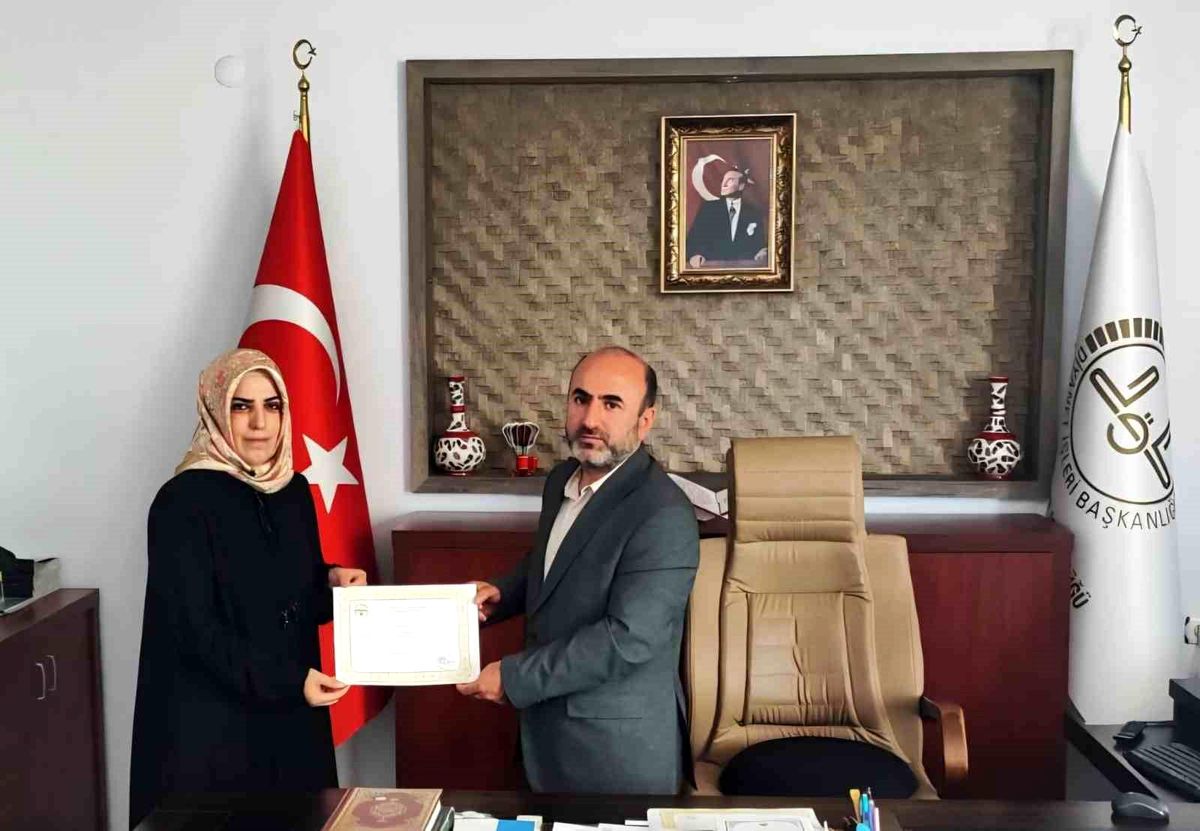 Aydıntepe\'de Müftülük Personeline Başarı Belgesi