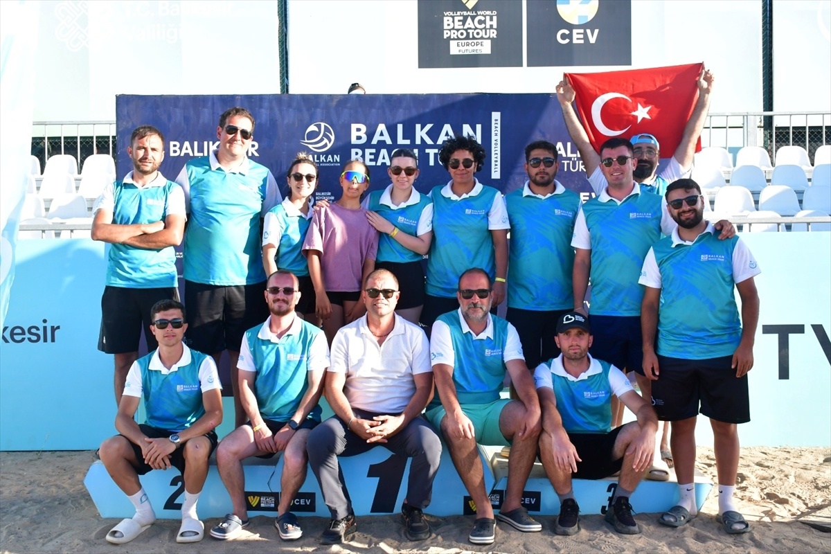 Balıkesir'de Plaj Voleybolu Şampiyonası Tamamlandı