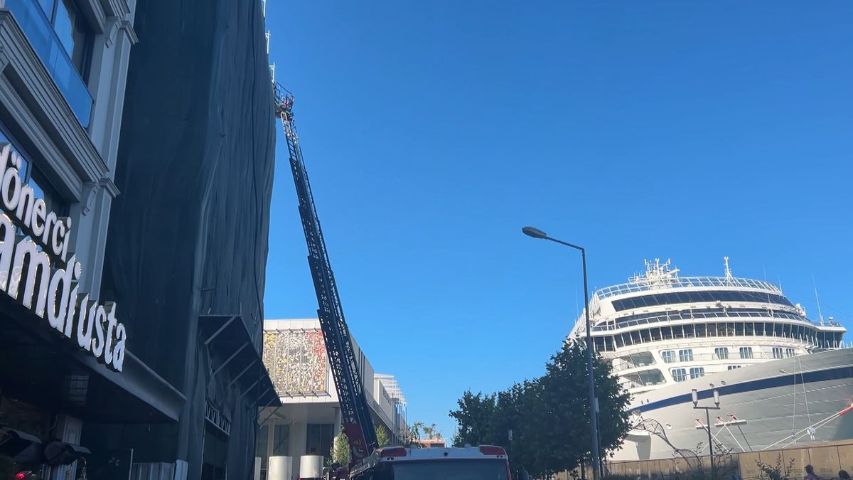 Beyoğlu\'nda Yangın Çıktı