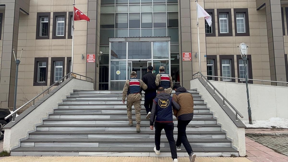 Bitlis\'te 135 Düzensiz Göçmen Yakalandı