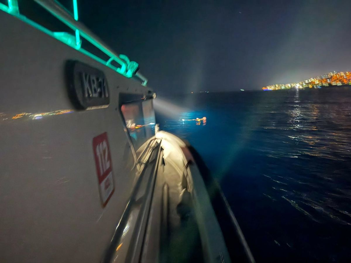 Bodrum\'da 19 kaçak göçmen kurtarıldı, 1 organizatör gözaltında
