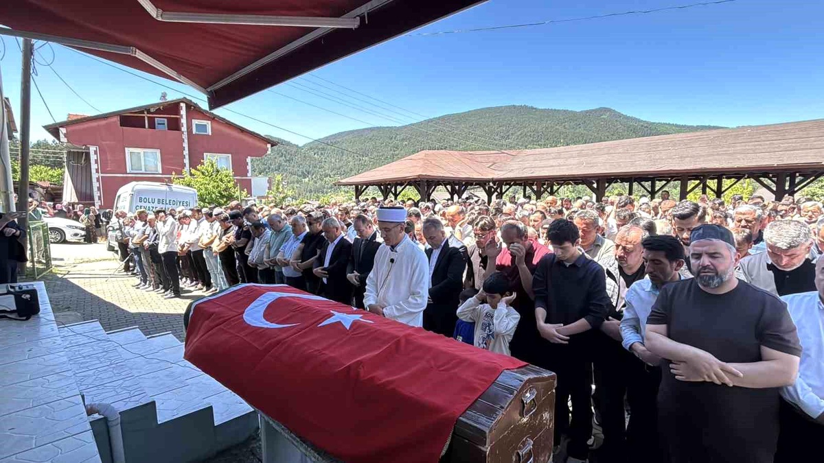 Maden Ocağındaki Göçükte Hayatını Kaybeden İşçi Uğurlandı