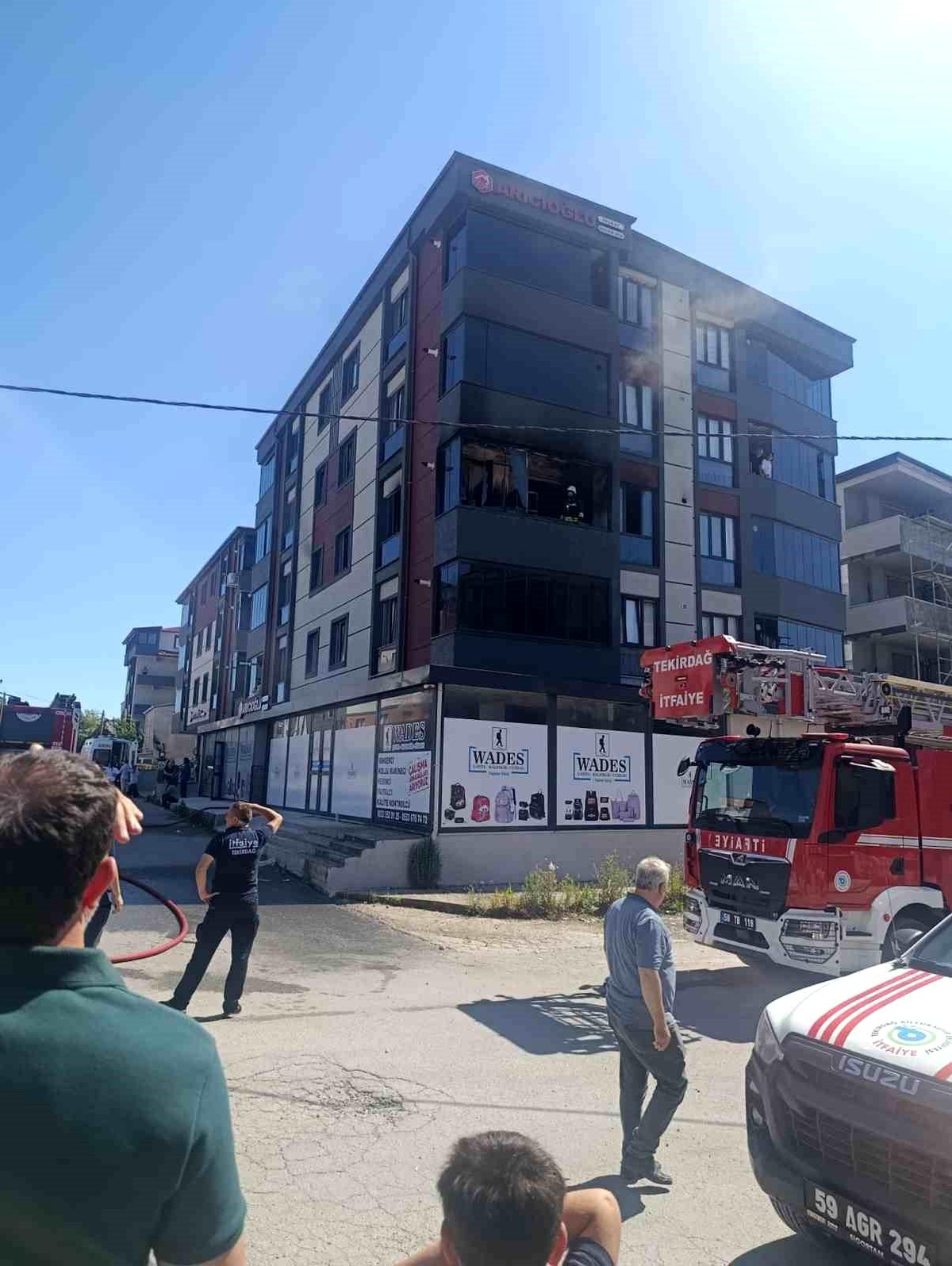 Kapaklı\'da Balkonda Yangın: 1 Yaralı
