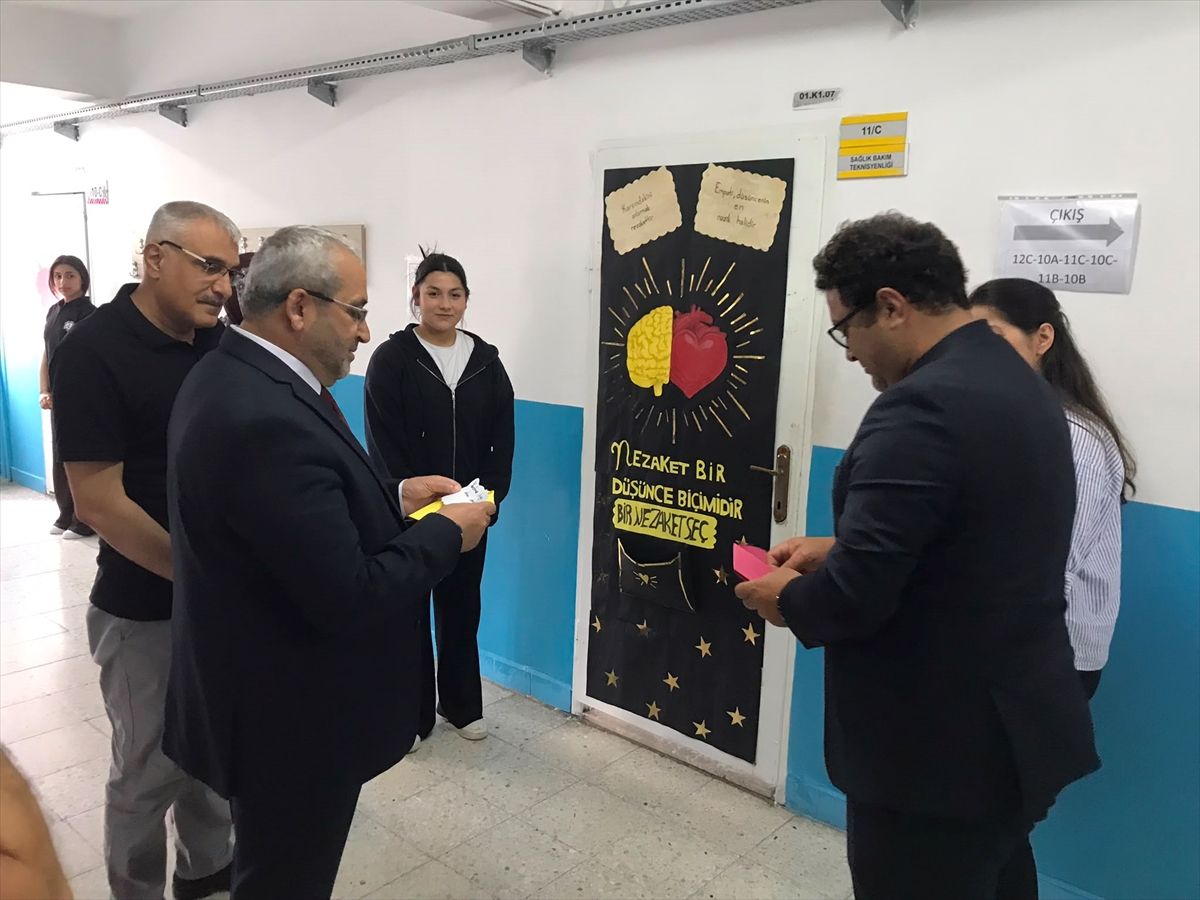 Nezaket Projesi ile Öğrenci Bağları Güçleniyor