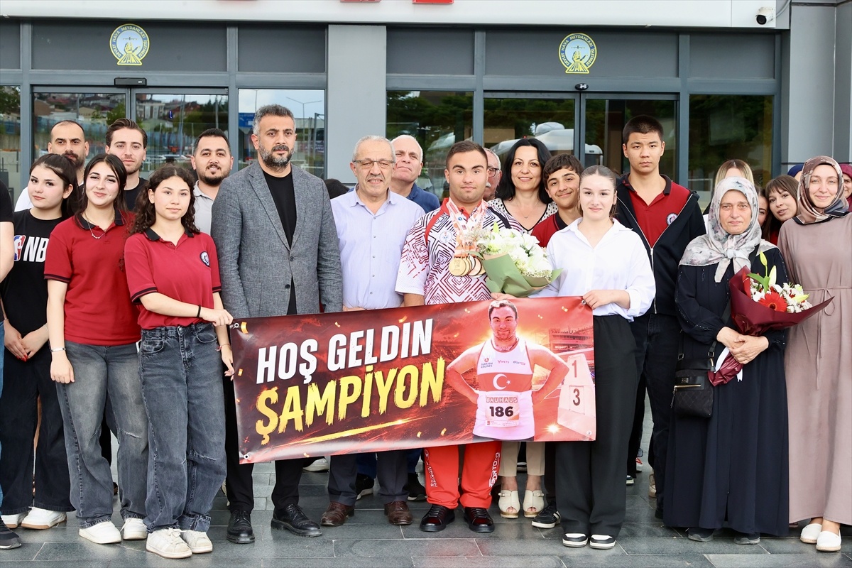 Abdullah İnan, 7 Madalyayla Döndü