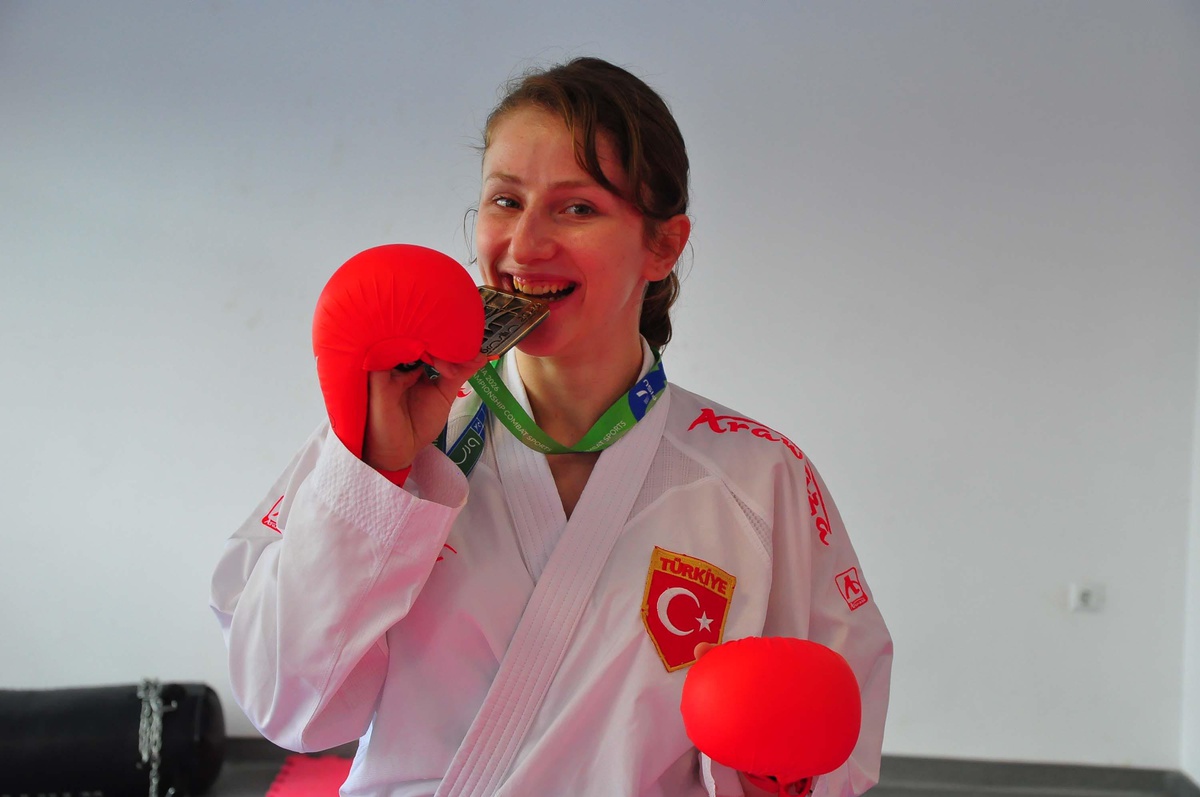 Nurbade Büber Dünya Şampiyonu Oldu