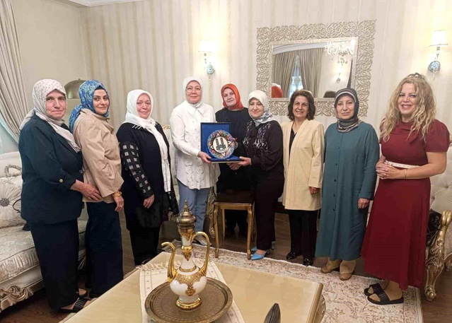Kadın Meclisi’nden Vali Eşine Ziyaret