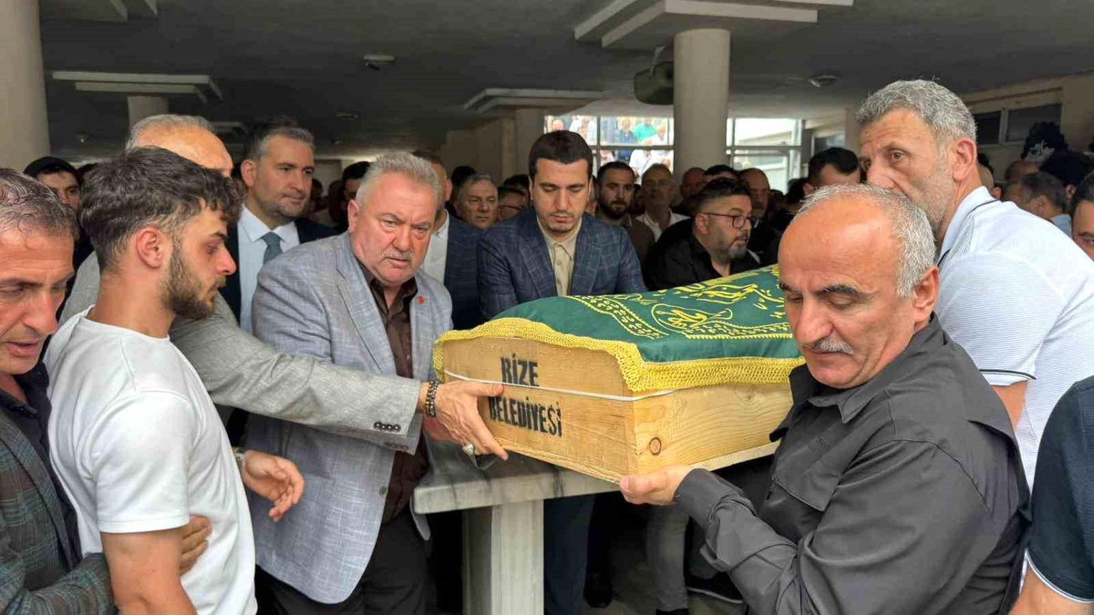 Kansere yenik düşen ilçe başkanı son yolculuğuna uğurlandı