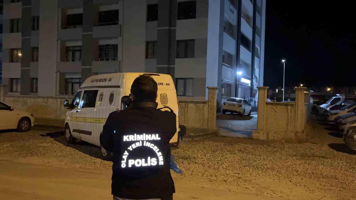 Kayseri\'de Bıçaklı Kavga: 1 Ölü, 2 Yaralı
