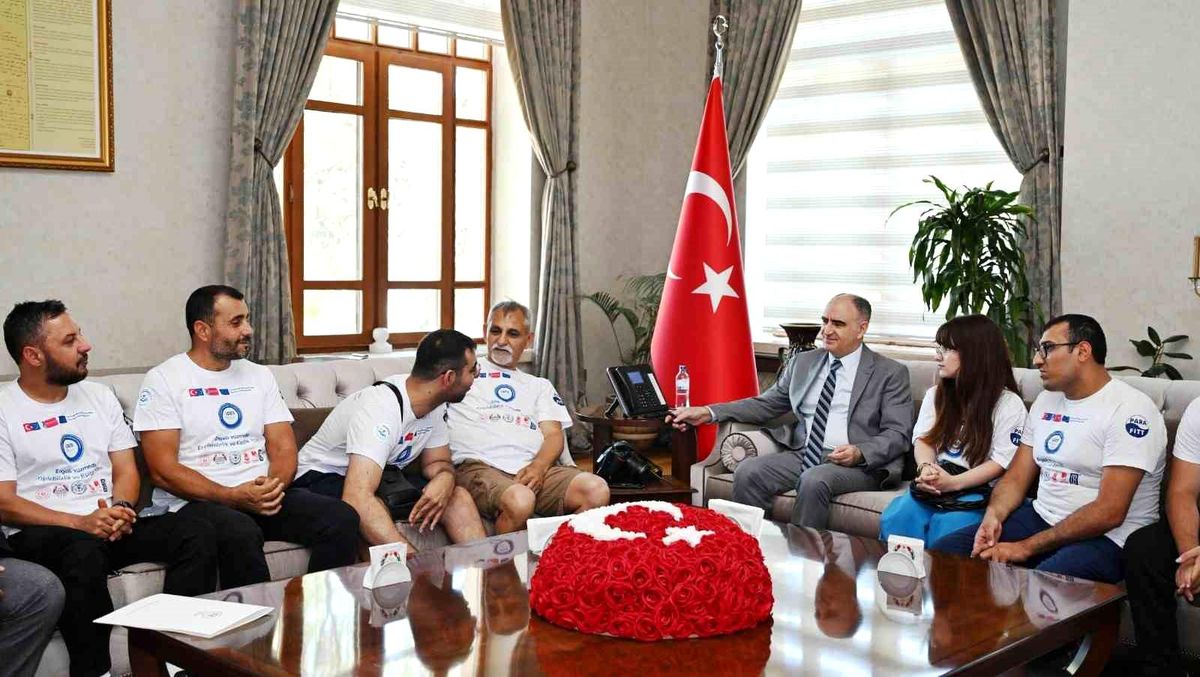 Manisalı engelli yüzücüler Macaristan yolcusu