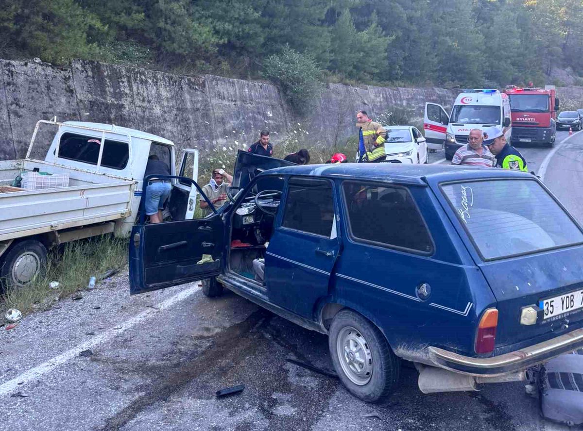 Milas\'ta trafik kazası: 2 yaralı