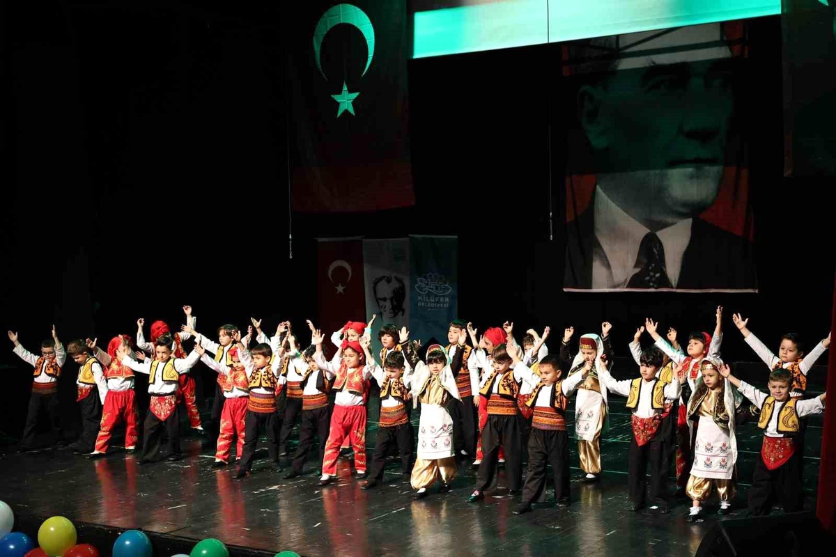Nilüferli miniklerin mezuniyet sevinci