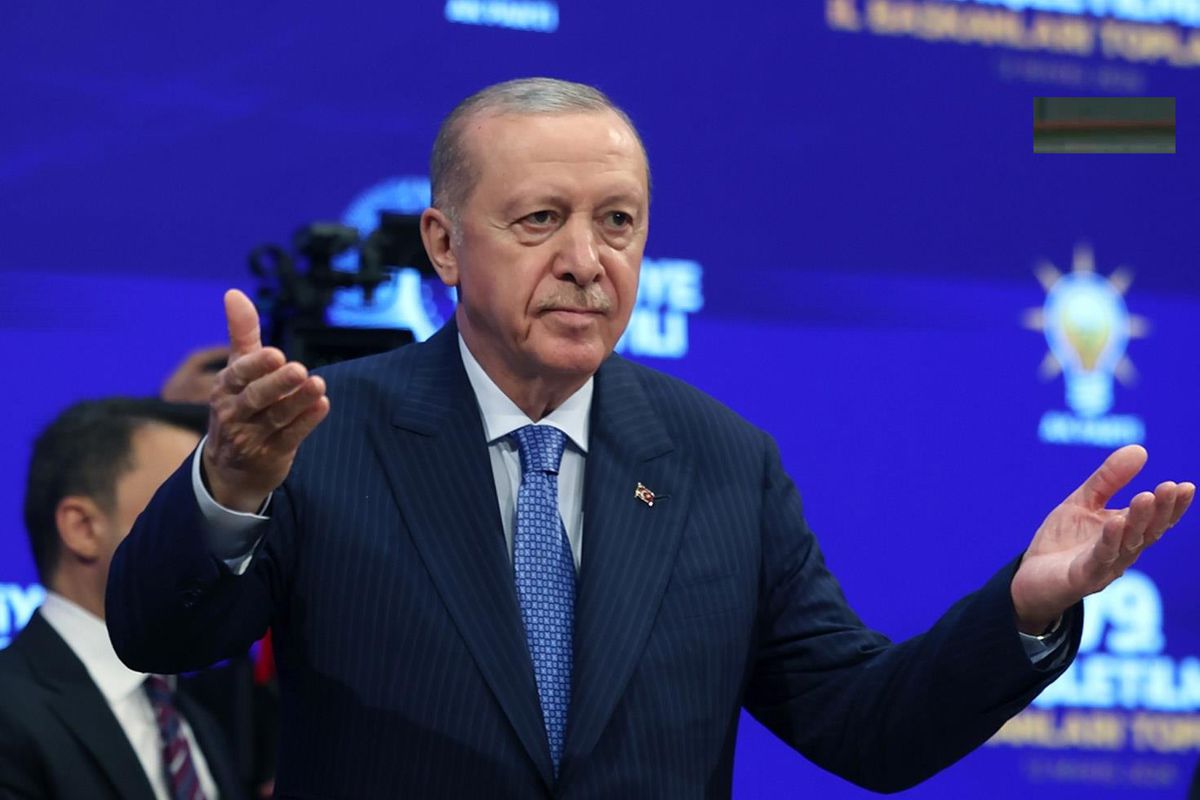 Rozetlerini Erdoğan takacak! İki belediye başkanı daha AK Parti\'ye katılıyor